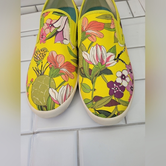 Seavees Trina Turk Baja Slip On Canvas Shoe Fashion Sneaker Yellow Tropical Flor - Picture 2 of 11